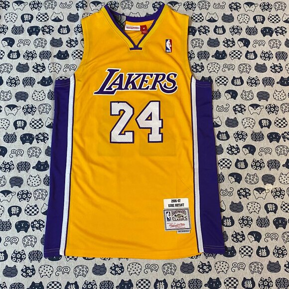 Nike Kobe Bryant Lakers Nba No. 24 Yellow Jersey - Picture 1 of 6
